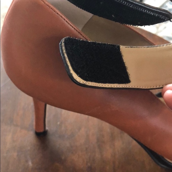 Ann Taylor Three Tone Genuine Leather Ankle Strap - Picture 6 of 7